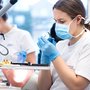 Fra efterårssemestret 2022 kan IOOS begynde at uddanne de første professionsbachelorer i klinisk tandteknik. Foto: Lars Kruse, AU Foto.
