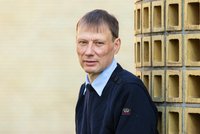 Jesper Skovhus Thomsen er ny professor i knoglebiologi. Han tiltrådte sit professorat den 1. september 2021. Foto: Simon Byrial Fischel, AU Health.