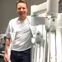 Hvis vi vil være førende på robotoperationer, giver det ikke lægefaglig mening at tale om, at for gammelt udstyr 'bare' skal bruges på grise til træning og forskning, siger professor i robot- og urinvejskirurgi, Jørgen Bjerggaard Jensen.