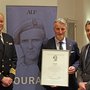 His Royal Highness Crown Prince Frederik presented oceanographer and ship’s captain Torben Vang (centre) with the award from the Anders Lassen Foundation for his exceptional efforts during the investigation of the murder of the journalist Kim Wall. He is here, together with the head of the Danish special forces (Frømandskorpset), Commander Jens B. Bach (left), who recommended Torben Vang to the honour. (Photo: Anders Lassen Foundation).