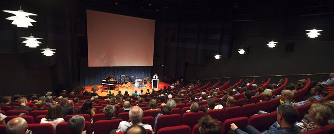 Mere end 150 personer deltog i åbningsceremonien i den lille sal i Musikhuset i Aarhus.
