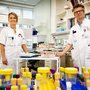 Signe Borgquist og Jens Meldgaard Bruun, begge læger og professorer, er en del af det forskerteam, der skal undersøge sammenhængen mellem brystkræft og type 2-diabetes Foto: Tonny Foghmar, AUH