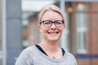 In her professorship, Susanne Wulff Svendsen will focus on diseases of the musculoskeletal system and other common diseases such as e.g. inguinal hernias.