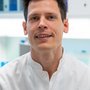 With the help of comprehensive data from american patients, Tue Wenzel Kragstrup and his colleagues attempt to uncover whether the concentration of ACE2 can perhaps be used as a biomarker to predict the risk of dying as a result of COVID-19. Photo: Simon Byrial Fischel, AU Health.