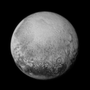 Rumsonden New Horizons (NASA) tog dette billede den 11. juli i en afstand af 1,5 million km. Billedet viser de først detaljer på Plutos iskolde overflade – noget som ligner bjerge, kratere og issletter. Med den afstand, som rumsonden fik den 14. juli kunne man opløse detaljer, som er 100 gange mindre, end dem man kan se nu. 
Credit: NASA/JHUAPL/SWRI