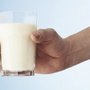 [Translate to English:] Forsøg viser, at osteopontin fra mælk kan binde til visse inflammatoriske stoffer, der forekommer i leveren ved alkoholskader, og på den måde kan osteopontin måske hæmme inflammationen og forhindre leverskader (Foto: Colourbox)
Danske forskere har i samarbejde med forskningsgrupper fra Japan og USA vist, at mælkeproteinet osteopontin kan bremse udviklingen af leverskader forårsaget af alkoholmisbrug. Fra venstre: Esben Skipper Sørensen og Brian Christensen fra Institut for Molekylærbiologi og Genetik ved Aarhus Universitet. (Foto: Lisbeth Heilesen)